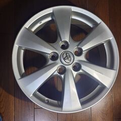 エスティマハイブリッドで使用していたホイル４本を譲ります。の画像