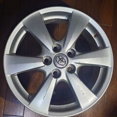 エスティマハイブリッドで使用していたホイル４本を譲ります。の画像