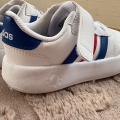 adidas キッズスニーカー　ストライプ赤青15cmの画像