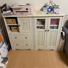 【中古品】白くてかわいいレトロ風テレビ台の画像