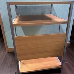 サイドテーブル差し上げますの画像