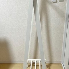 ニトリ　A型ハンガーラック　ラバーウッド  　の画像