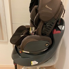 アップリカ　フラディアラクート　チャイルドシート　シェード付の画像