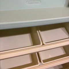 おもちゃ棚 収納キャビネットの画像