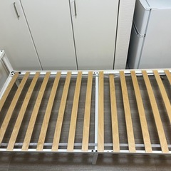 劇安/期間限定/ベッドフレームの画像