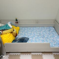 ベッドデスク（ニトリ）の画像