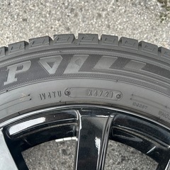 スタッドレスタイヤ 175/65R15 黒ホイールの画像