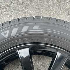 スタッドレスタイヤ 175/65R15 黒ホイールの画像