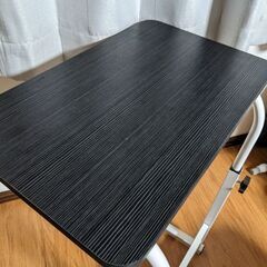 テーブル ベッドサイド ソファーサイドの画像