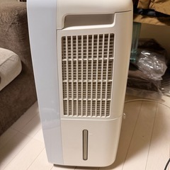 SHARP CM-J100-W 衣類乾燥除湿機 2020年製の画像