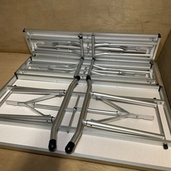 折り畳みテーブル　イス　セットの画像