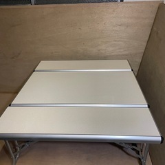 折り畳みテーブル　イス　セットの画像