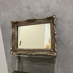 【取引中】アンティーク鏡の画像