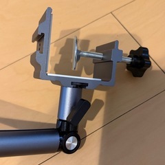 【断捨離】ベッドサイドなどに付けれる携帯立ての画像