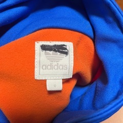 adidasトラックジャケット
の画像