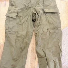 UNIQLOカーゴパンツ　Lグリーンの画像