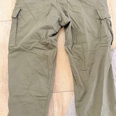 UNIQLOカーゴパンツ　Lグリーンの画像