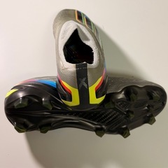 
Adidasサッカースパイクの画像