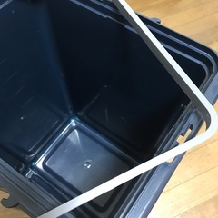 【決まりました‼️】無料／濃紺ゴミ箱の画像