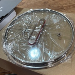 両手鍋と書道セットの画像