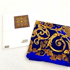 Versace スカーフシルク100% メドューサ メデューサ ネイビーゴールドの画像