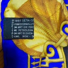 Versace スカーフ シルク100% ネイビー ゴールド ブラック ブルーの画像