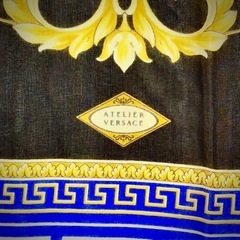 Versace スカーフ シフォン シルク100% ブルー ネイビー ゴールドの画像