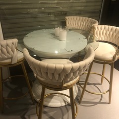 高級　ホワイト　テーブルの画像