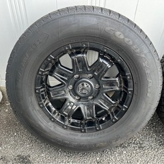 【美品】スタッドレスタイヤ　265/65R17 　オールブラックの画像