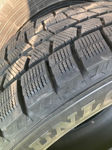 ①【※値下げしました】DUNLOP(ダンロップ) スタッドレスタイヤ17インチ