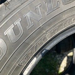 ①【※値下げしました】　DUNLOP(ダンロップ) スタッドレスタイヤ　17インチ　225/60R17　４本セットの画像