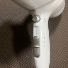 ヘアドライヤー Sunn Ionizer 白の画像