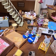 シルバニアファミリーまとめ売り
の画像