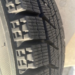 スタッドレスタイヤ美品の画像
