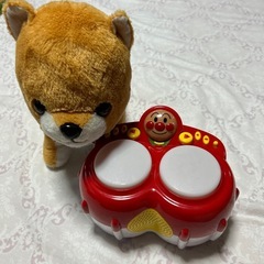 アンパンマン電子太鼓、豆柴ぬいぐるみセット
の画像