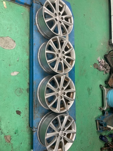 スバル　純正ホイール　１６インチ