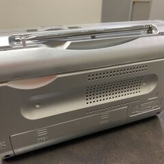 【中古】AudiocominラジオAM/FMポータブルラジオRAD-F2031Mの画像