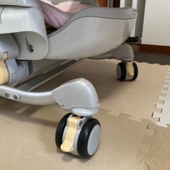 【コンビ】電動ハイローチェアの画像