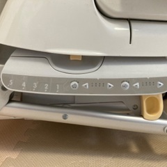 【コンビ】電動ハイローチェアの画像