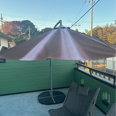 【軽トラもしくは大型車での引取り限定】ガーデンパラソル イス 机 セットの画像