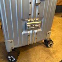 スーツケースの画像