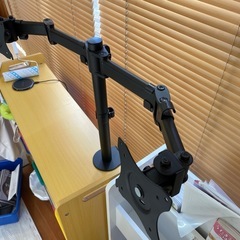 デュアルモニター　アームの画像