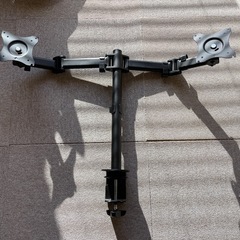 デュアルモニター　アームの画像