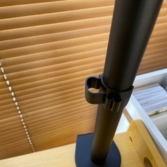 デュアルモニター　アームの画像