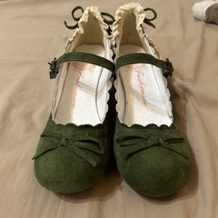 新品未使用品 モスグリーン 靴 パンプスの画像