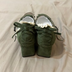 新品未使用品 モスグリーン 靴 パンプスの画像