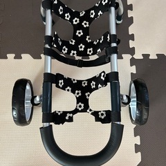 犬用車椅子　犬の歩行器の画像