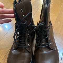 ブラウン 革製 ショートブーツの画像