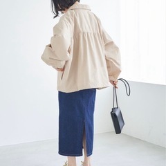 FILA フィラ　袖ボリュームビックシルエット　コーチジャケット　ベージュの画像