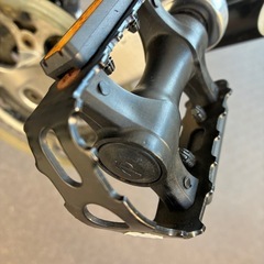 シマノWH R501ホイール、GIANT純正サドル、ペダル（ESCAPE RX4 2017本体付き）の画像